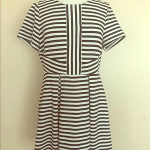 CeCe - White/Black Dress - Pleated Skirt - Large